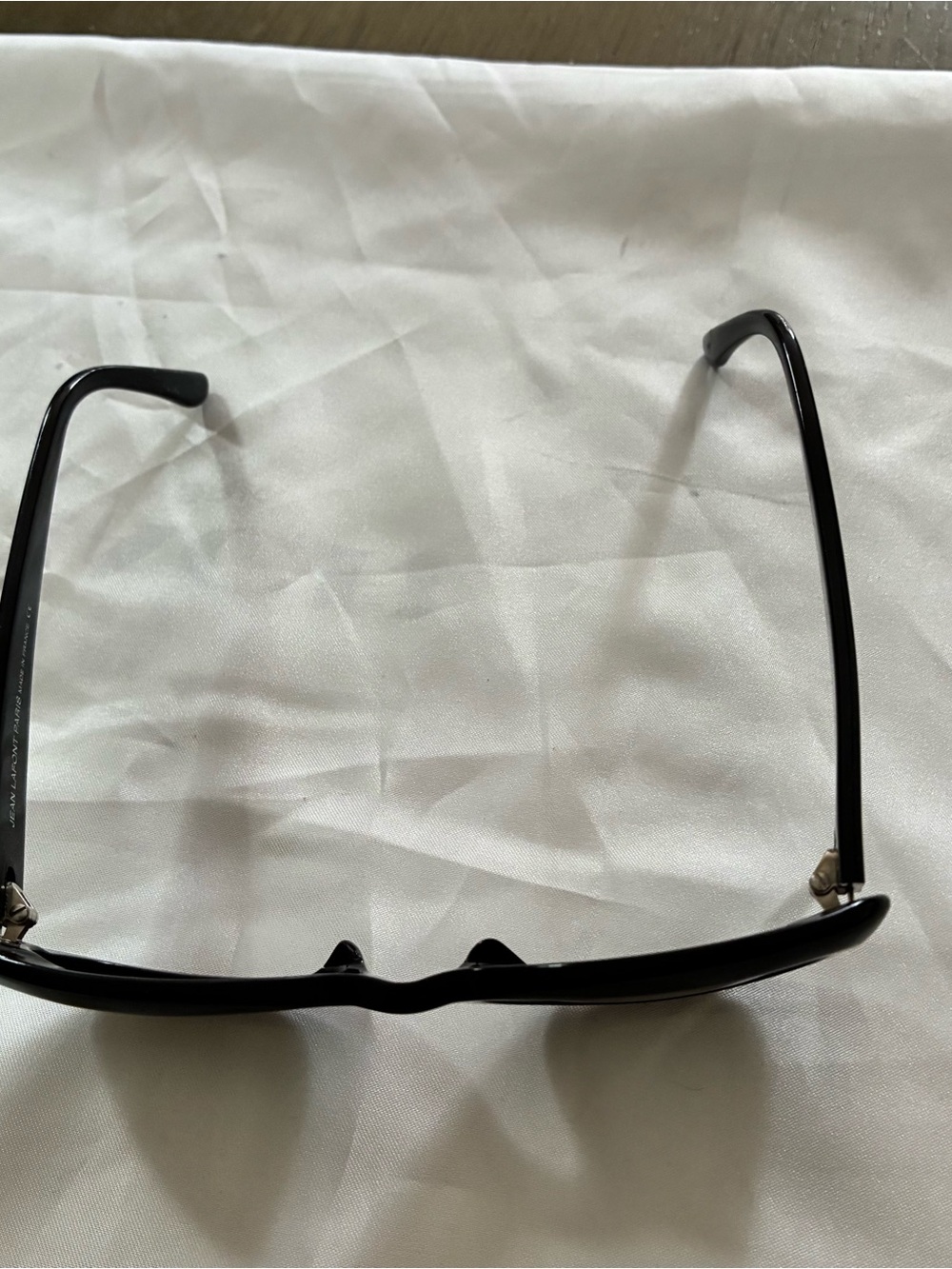 Classic Women's Black Sunglasses — Sleek Everyday Accessory